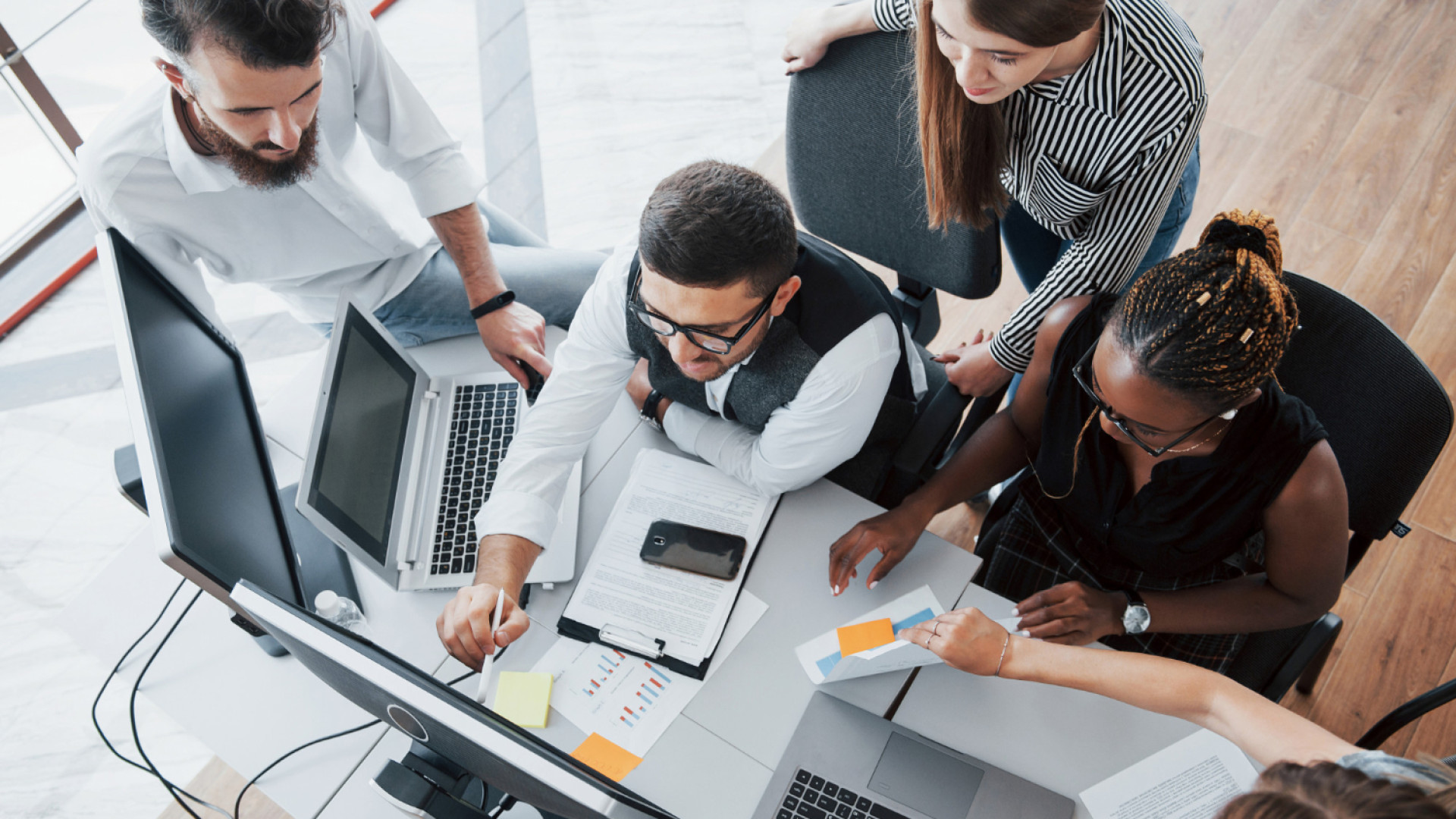 Entreprise en Basse-Normandie : pourquoi choisir une agence locale pour votre communication ?